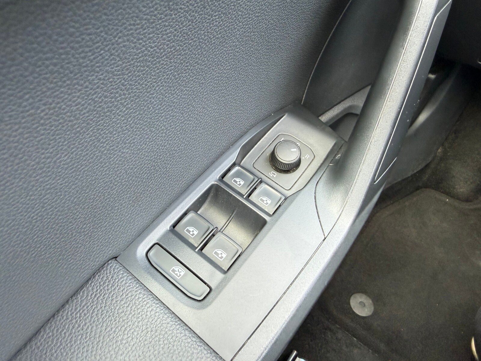 Seat Arona - zdjęcie 21