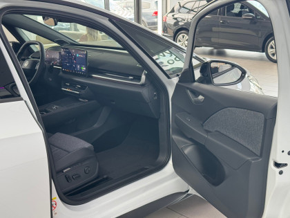 Neo Style! 79kWh 231KM! Pompa Ciepła! Kamery 360! Panorama! Od Ręki!