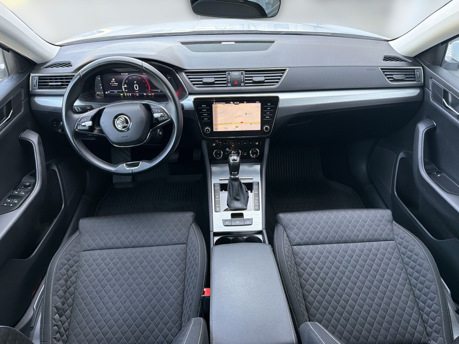 Škoda Superb Combi - zdjęcie 11