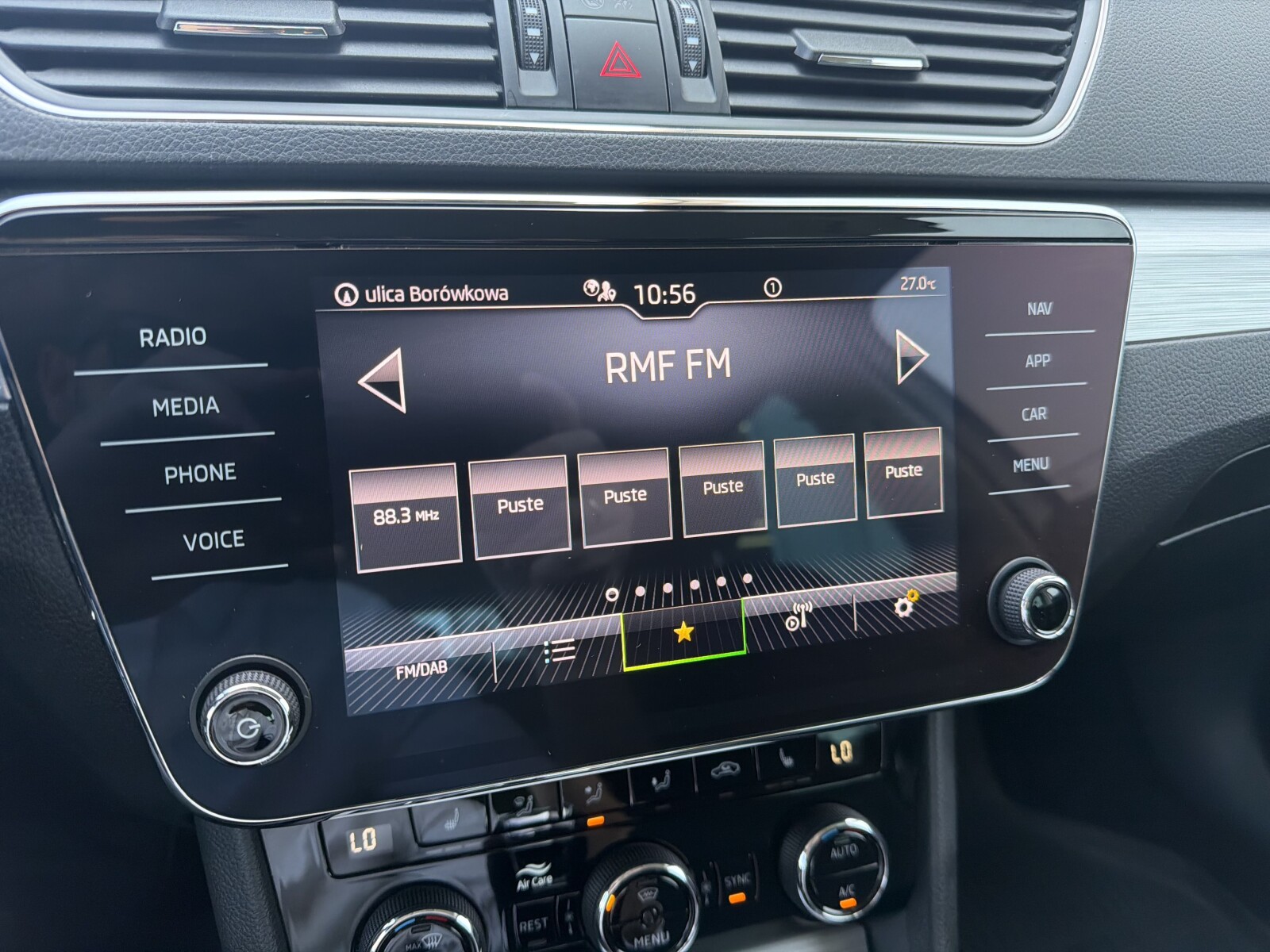 Škoda Superb Combi - zdjęcie 31