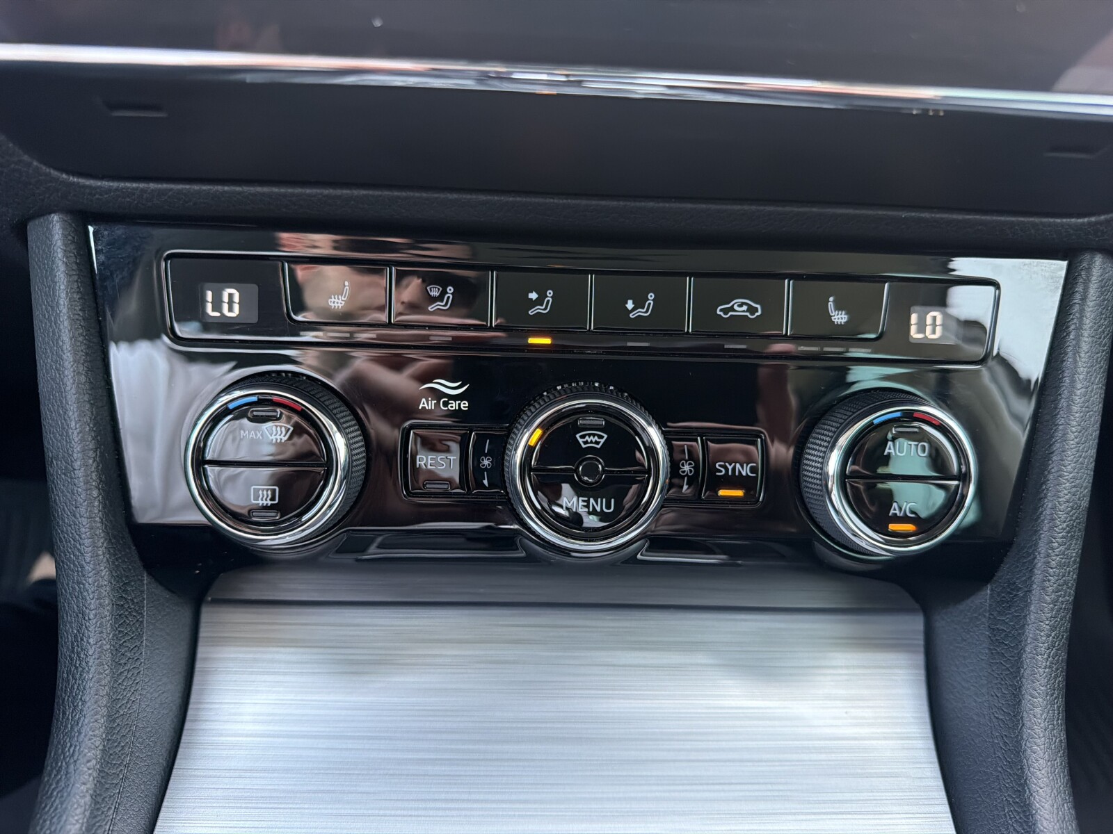 Škoda Superb Combi - zdjęcie 27