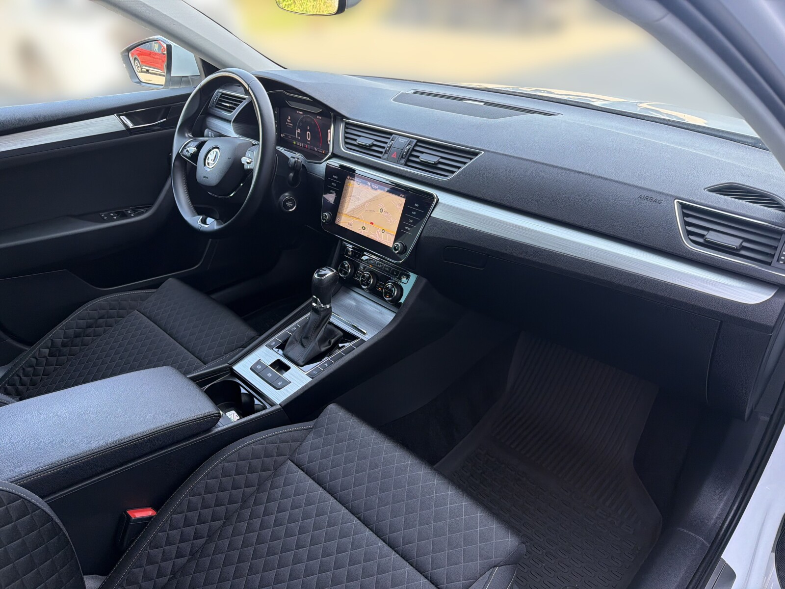 Škoda Superb Combi - zdjęcie 12