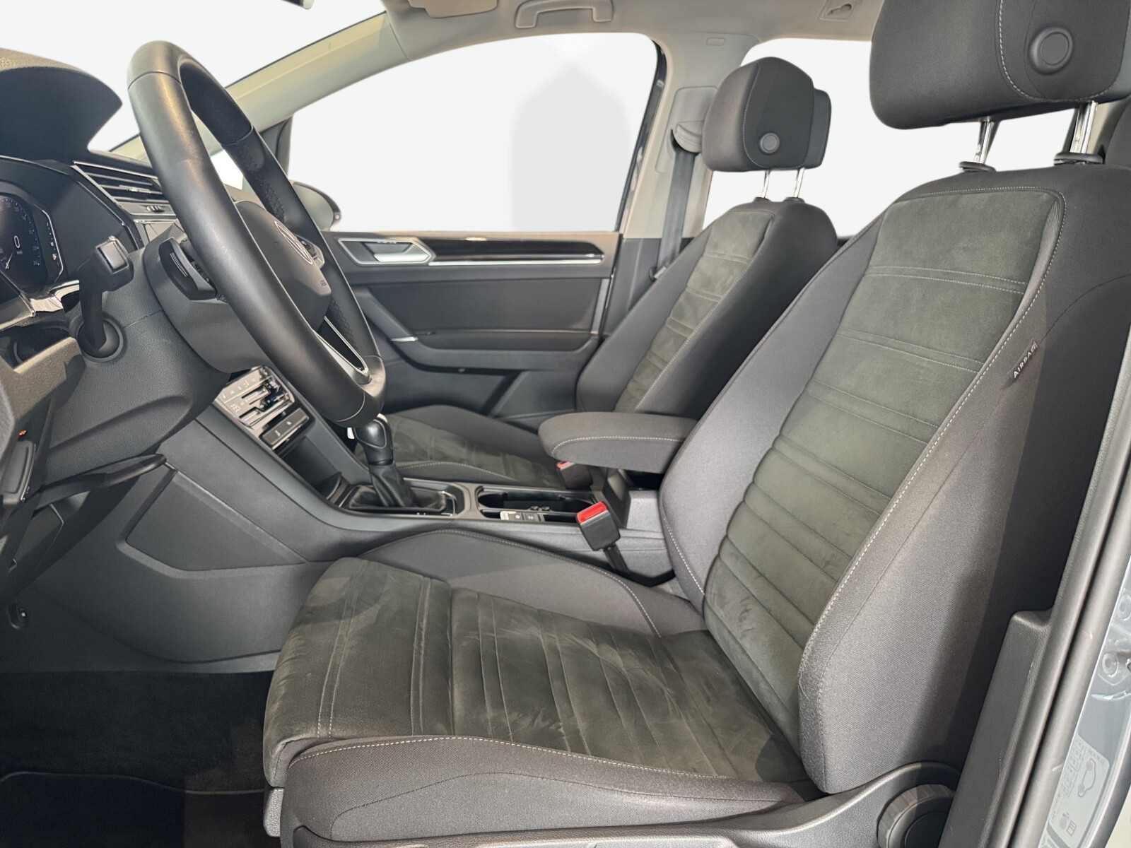 Volkswagen Touran - zdjęcie 9
