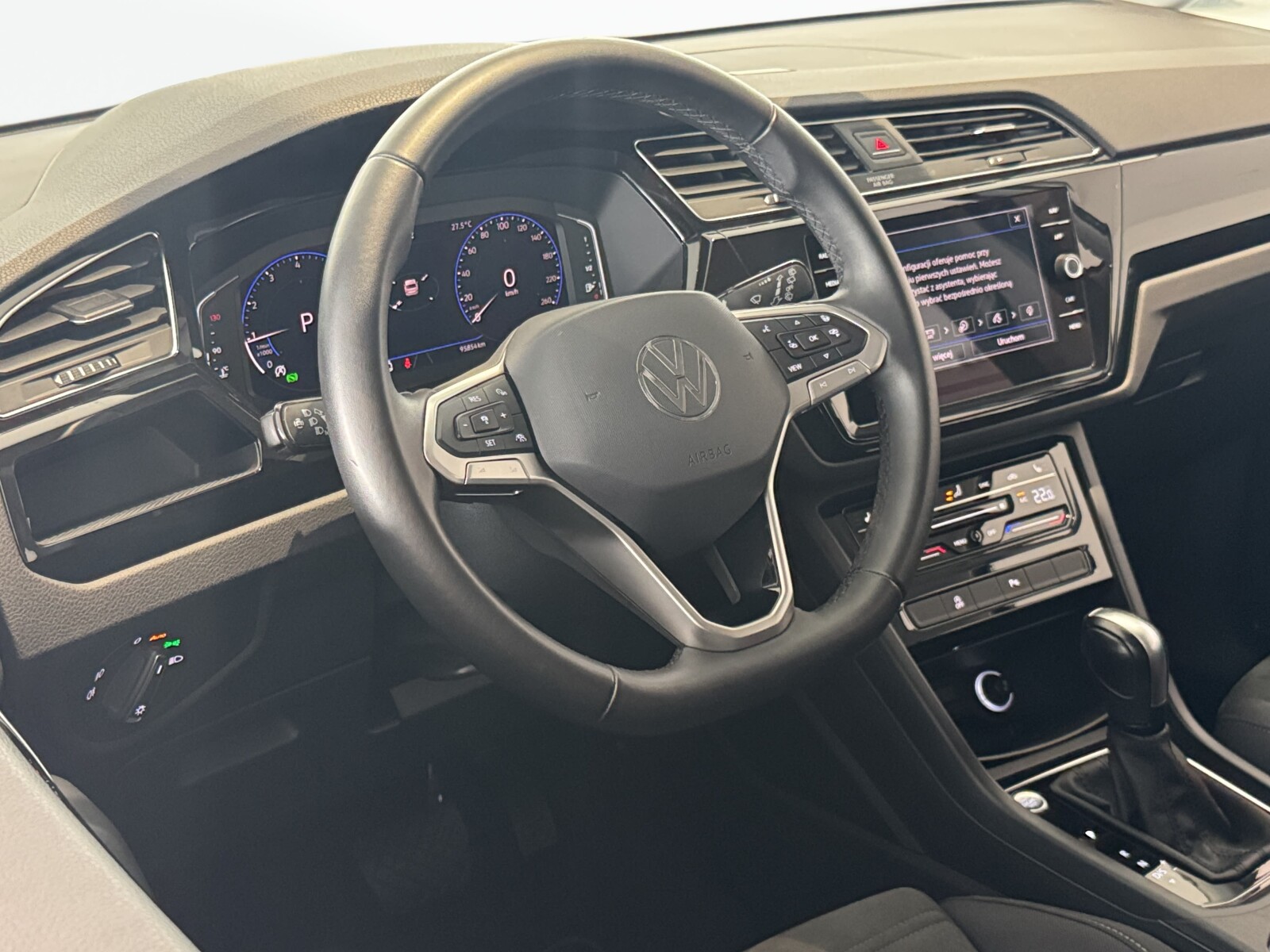 Volkswagen Touran - zdjęcie 21