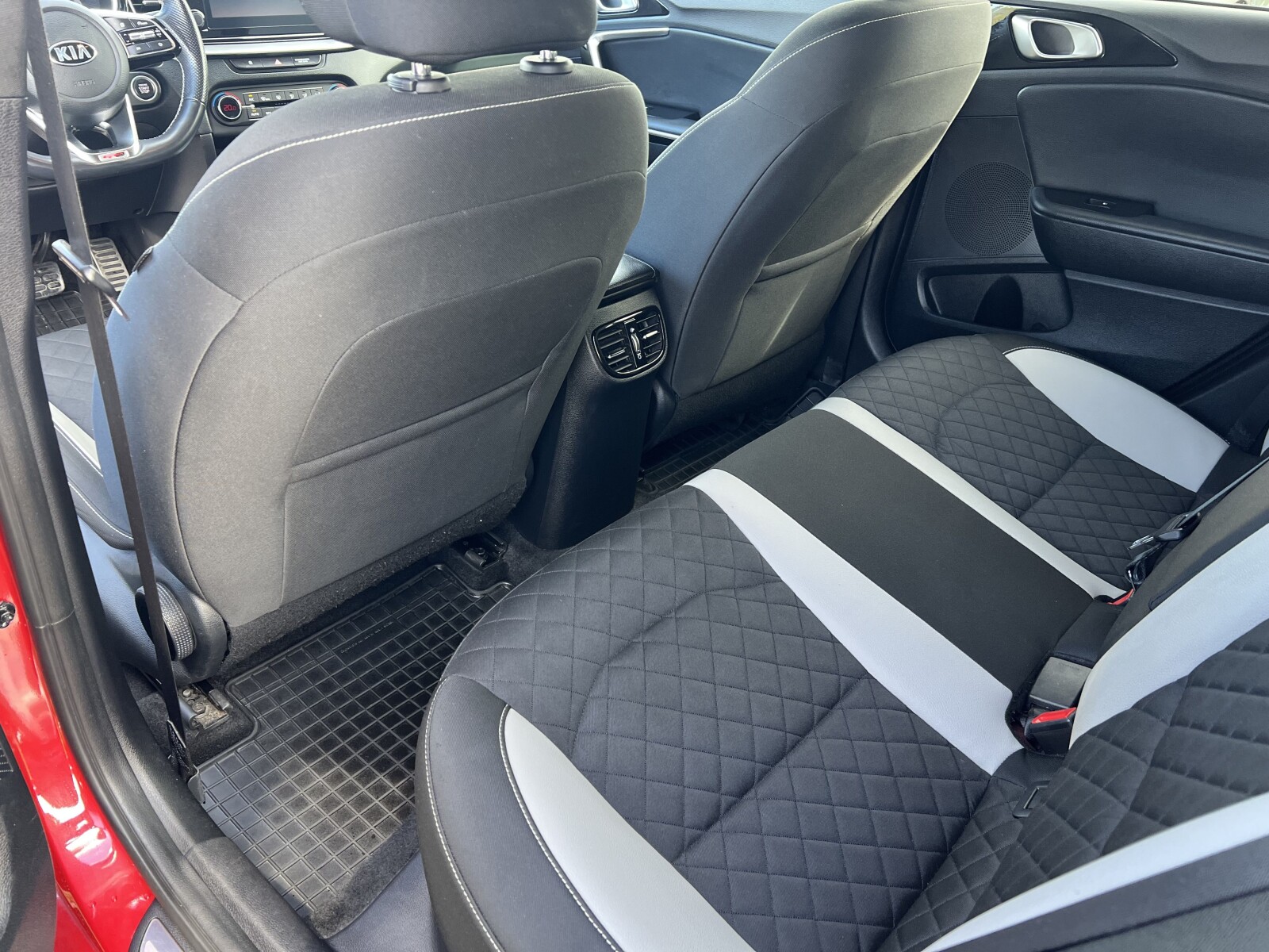 Kia Pro_cee'd - zdjęcie 26