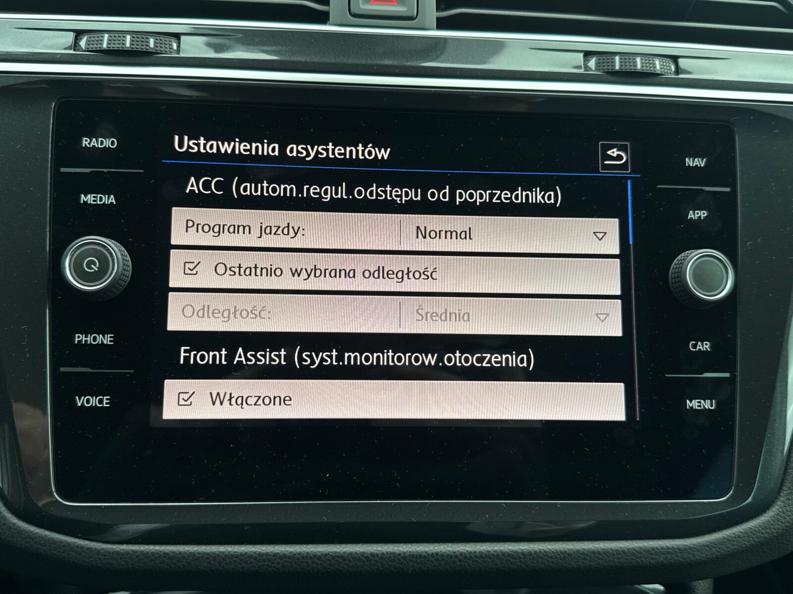 Volkswagen Tiguan - zdjęcie 26