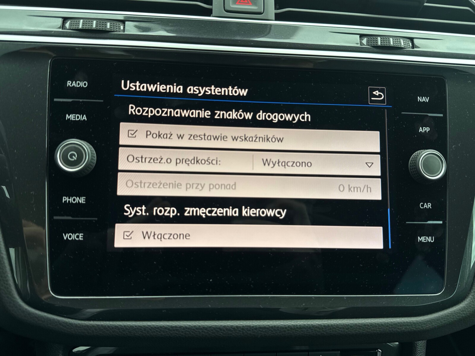 Volkswagen Tiguan - zdjęcie 29