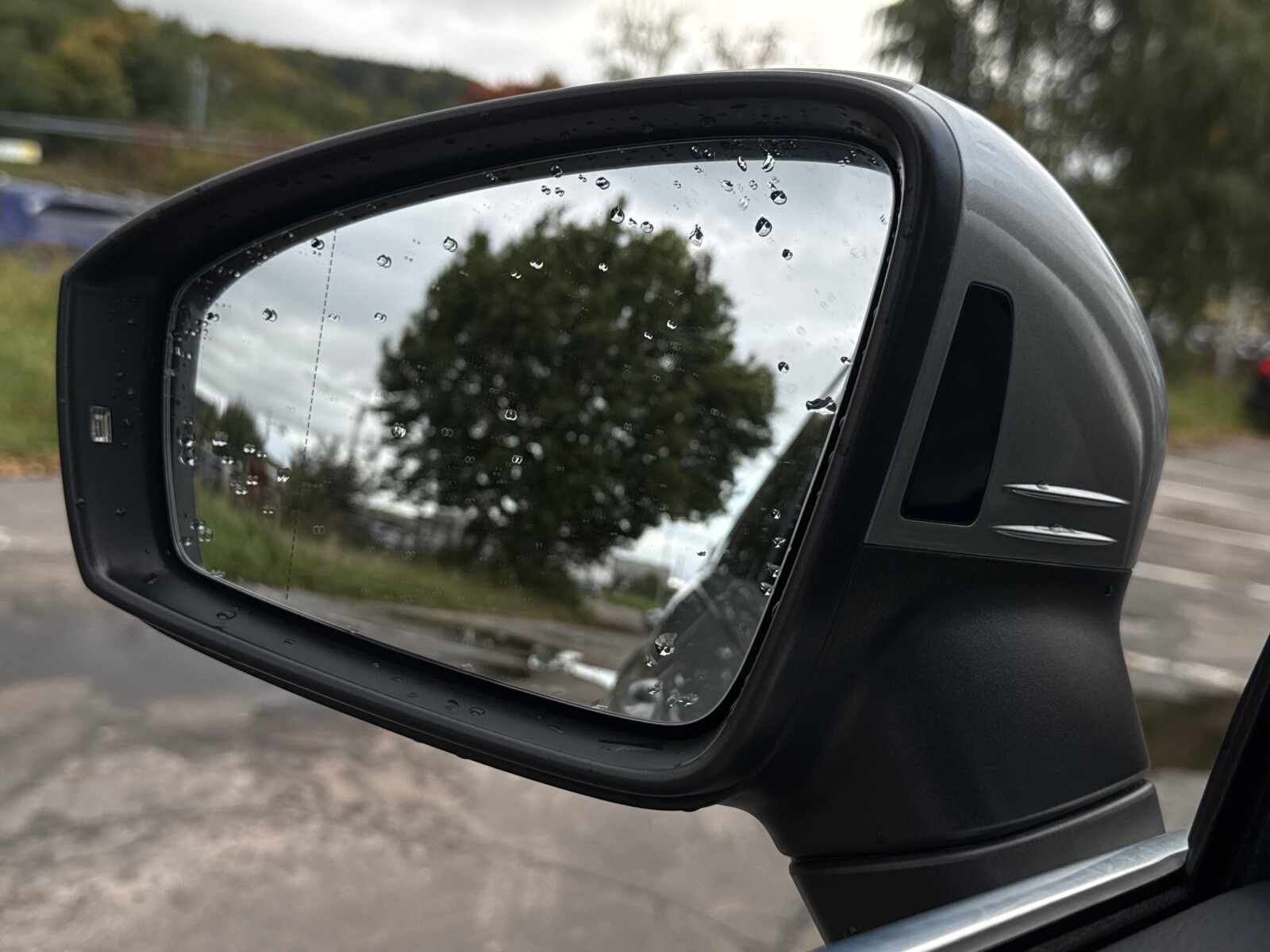Volkswagen Tiguan - zdjęcie 37
