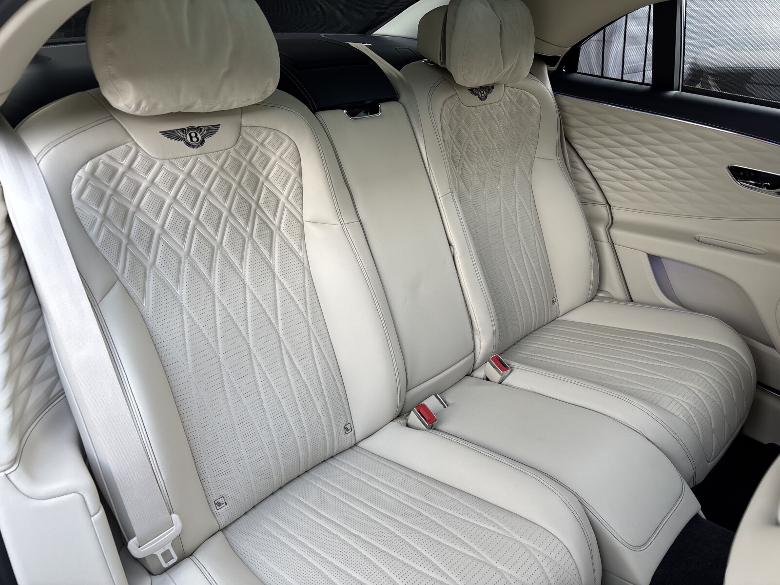 Bentley Continental Flying Spur - zdjęcie 32