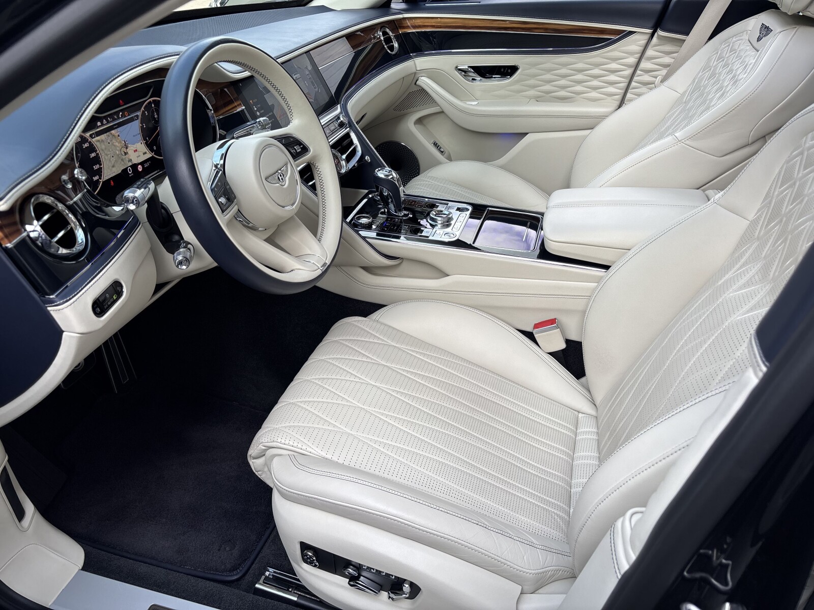 Bentley Continental Flying Spur - zdjęcie 16
