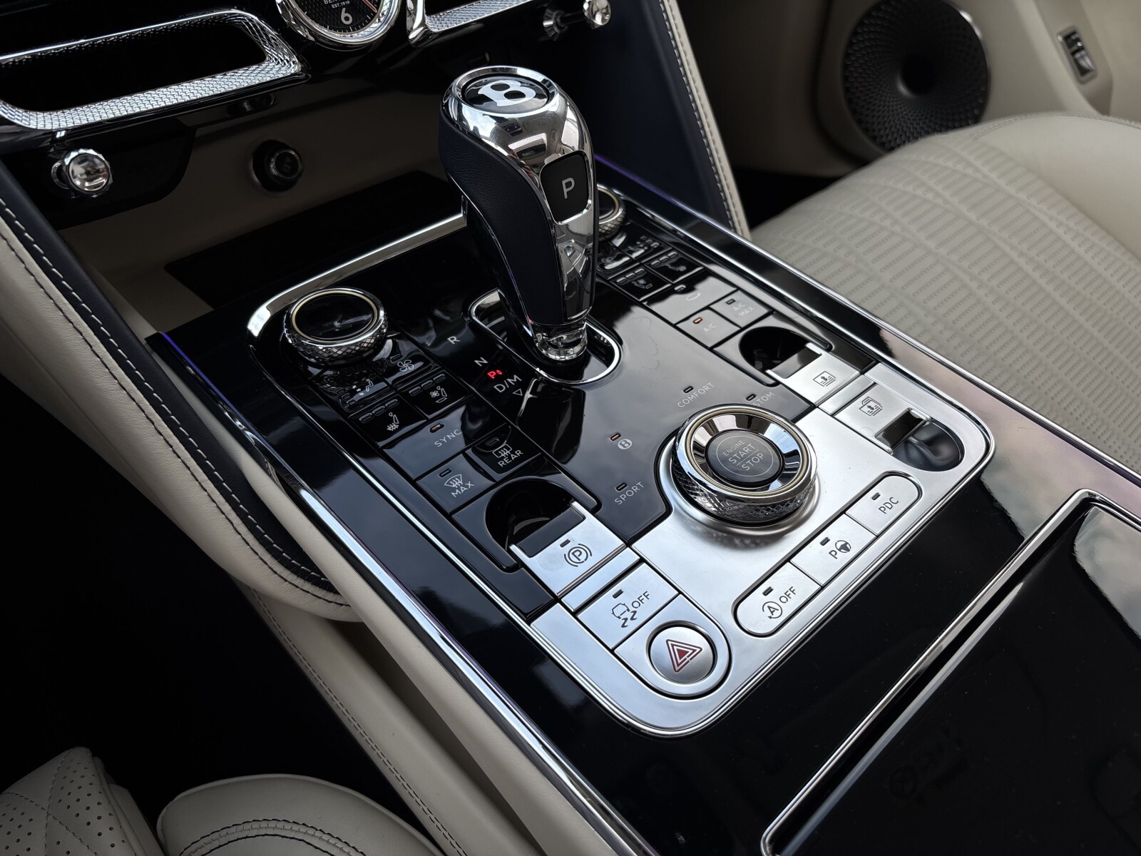 Bentley Continental Flying Spur - zdjęcie 18