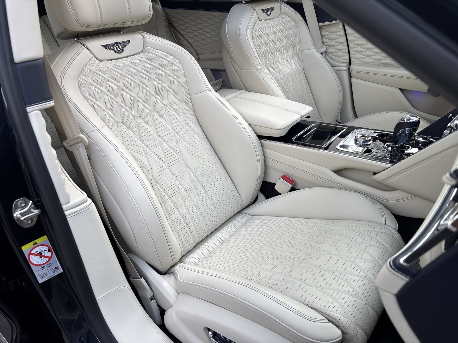Bentley Continental Flying Spur - zdjęcie 33