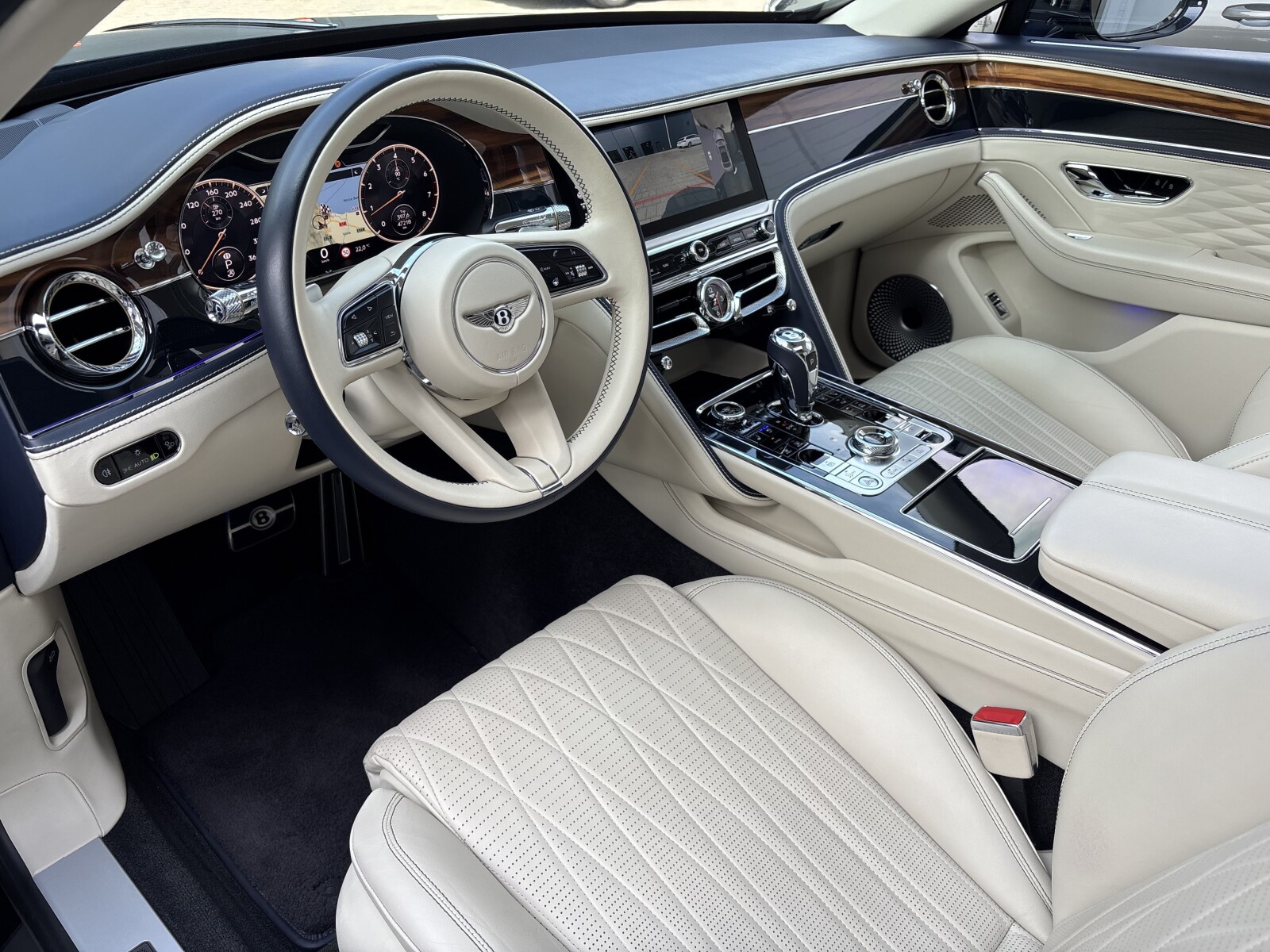 Bentley Continental Flying Spur - zdjęcie 17
