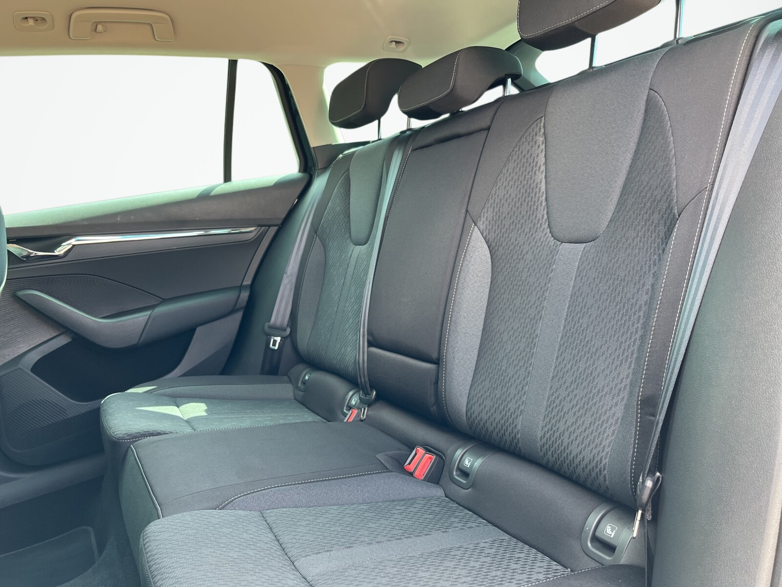 Škoda Octavia Combi - zdjęcie 14