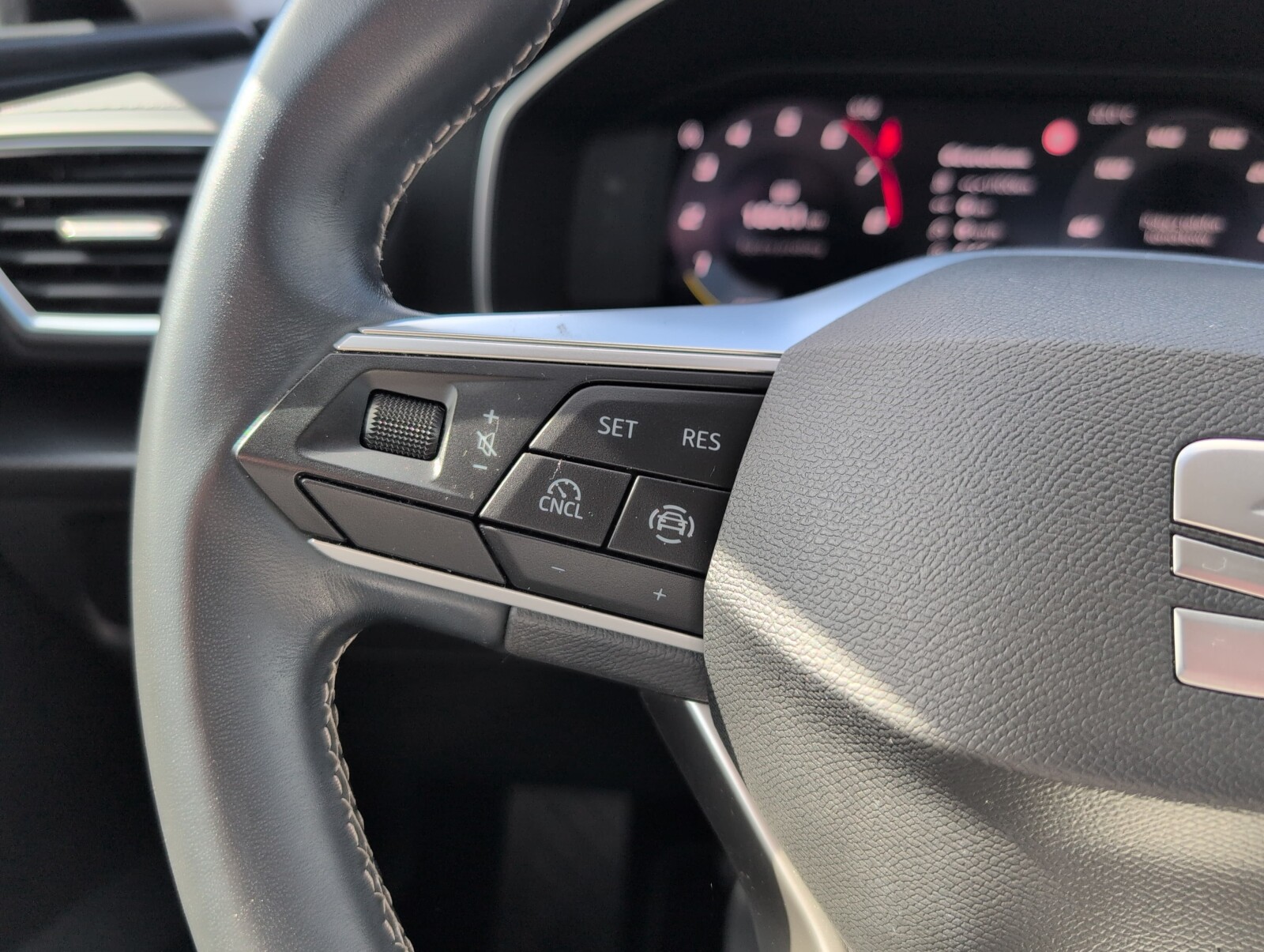 Seat Leon - zdjęcie 21