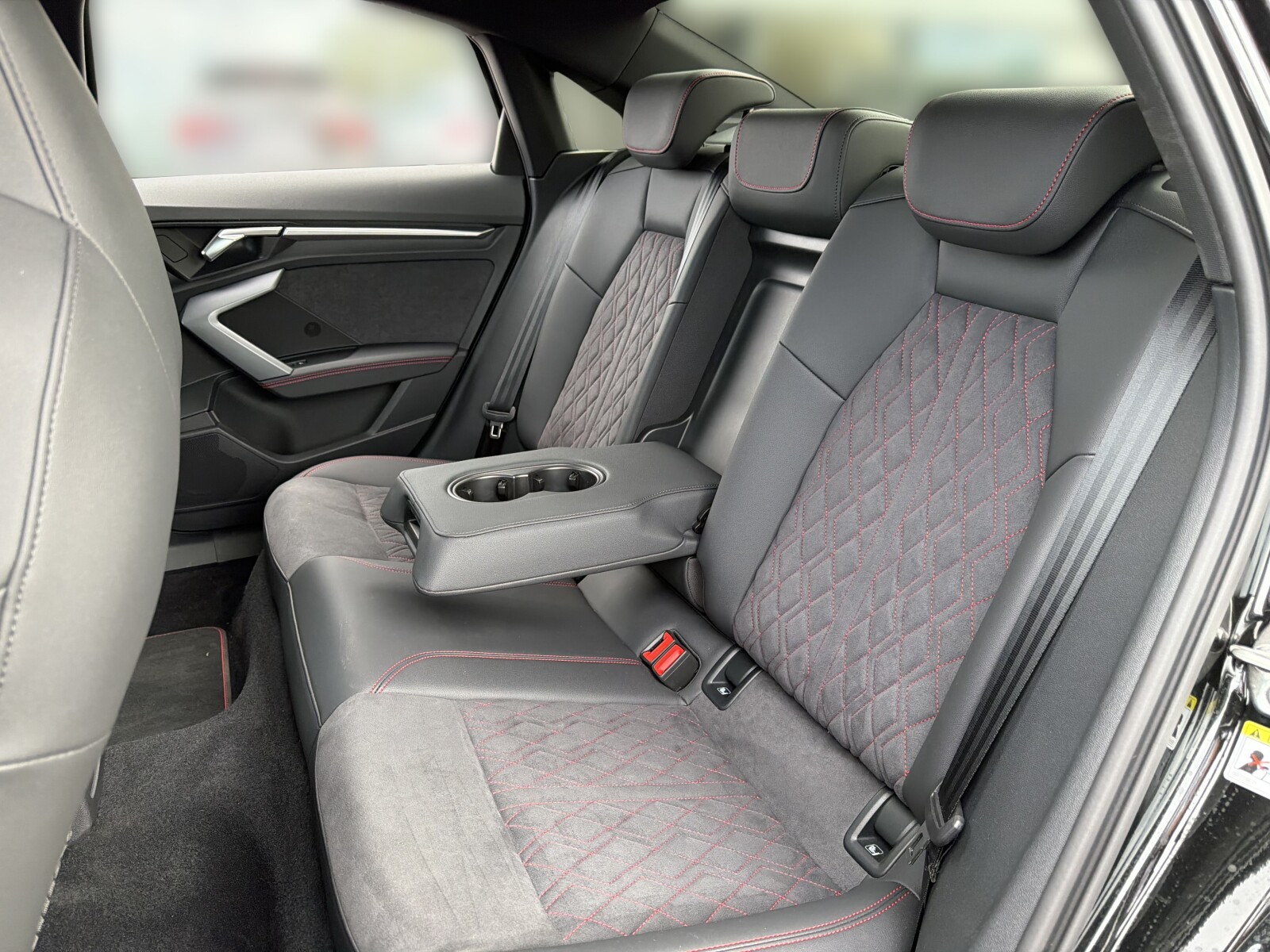 Audi S3 Limousine - zdjęcie 16