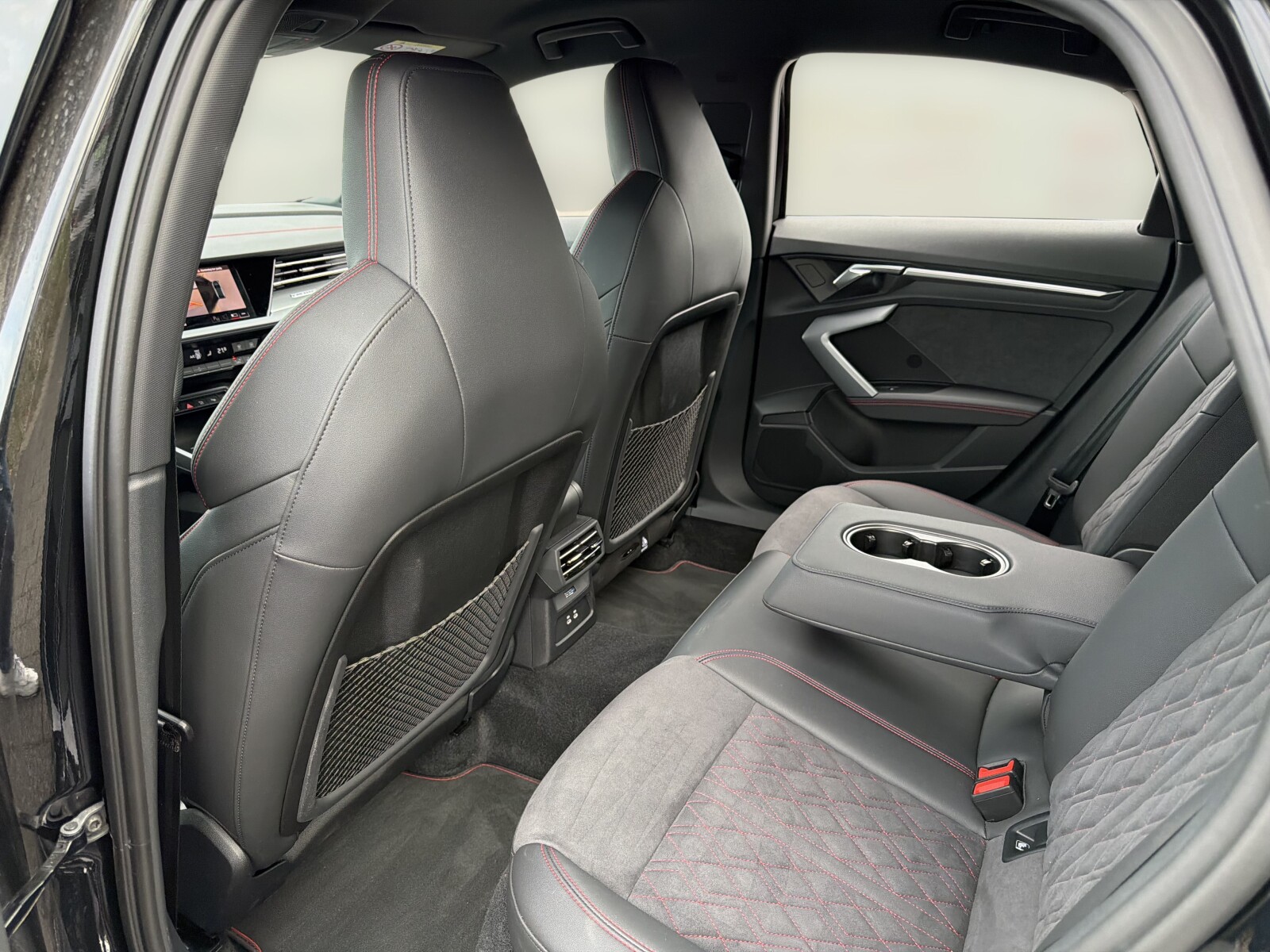Audi S3 Limousine - zdjęcie 15