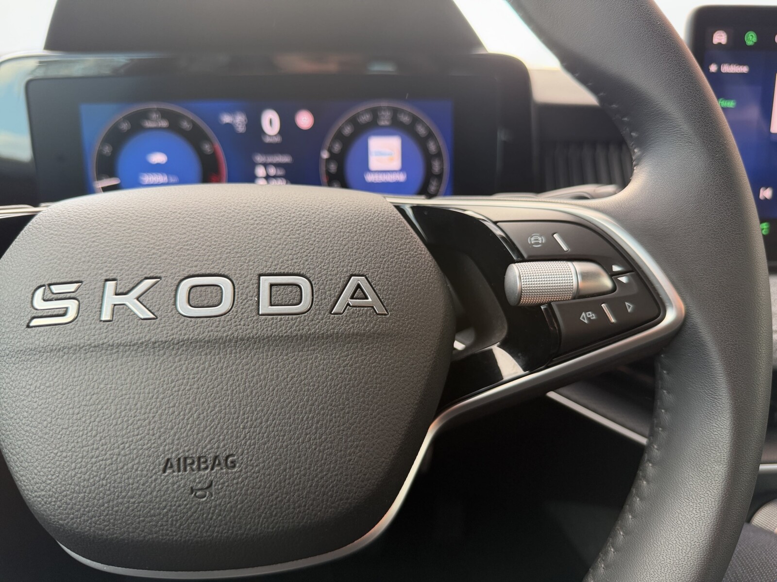 Škoda Superb - zdjęcie 18