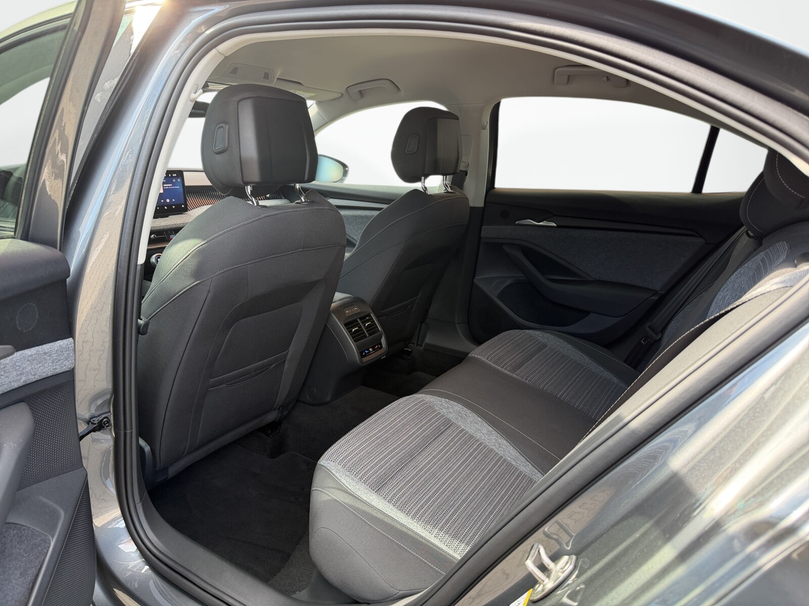 Škoda Superb - zdjęcie 35