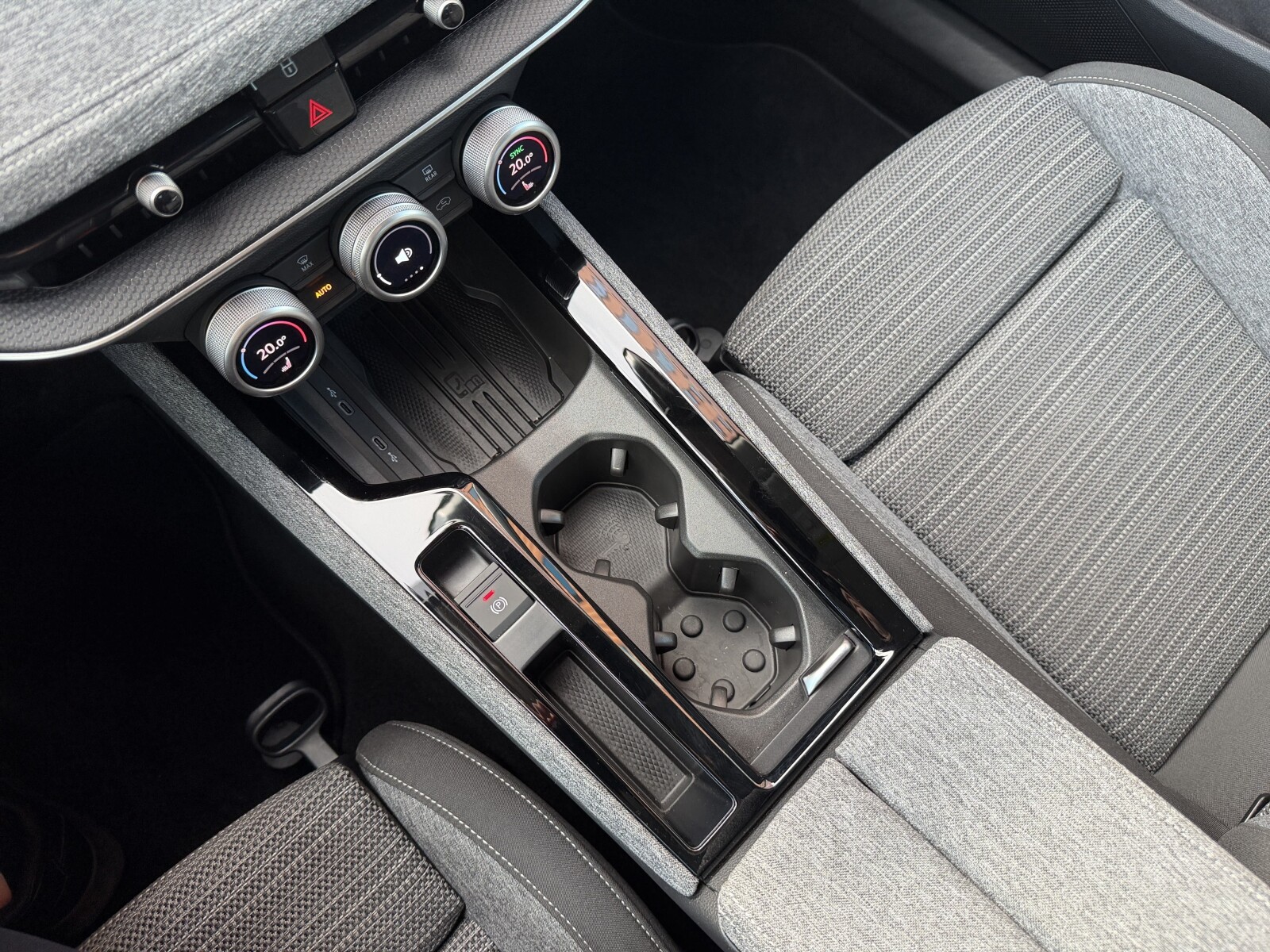 Škoda Superb - zdjęcie 21