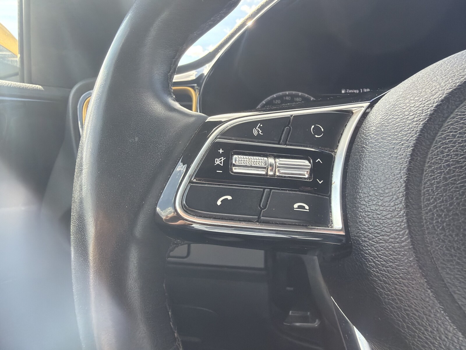Kia XCeed - zdjęcie 23