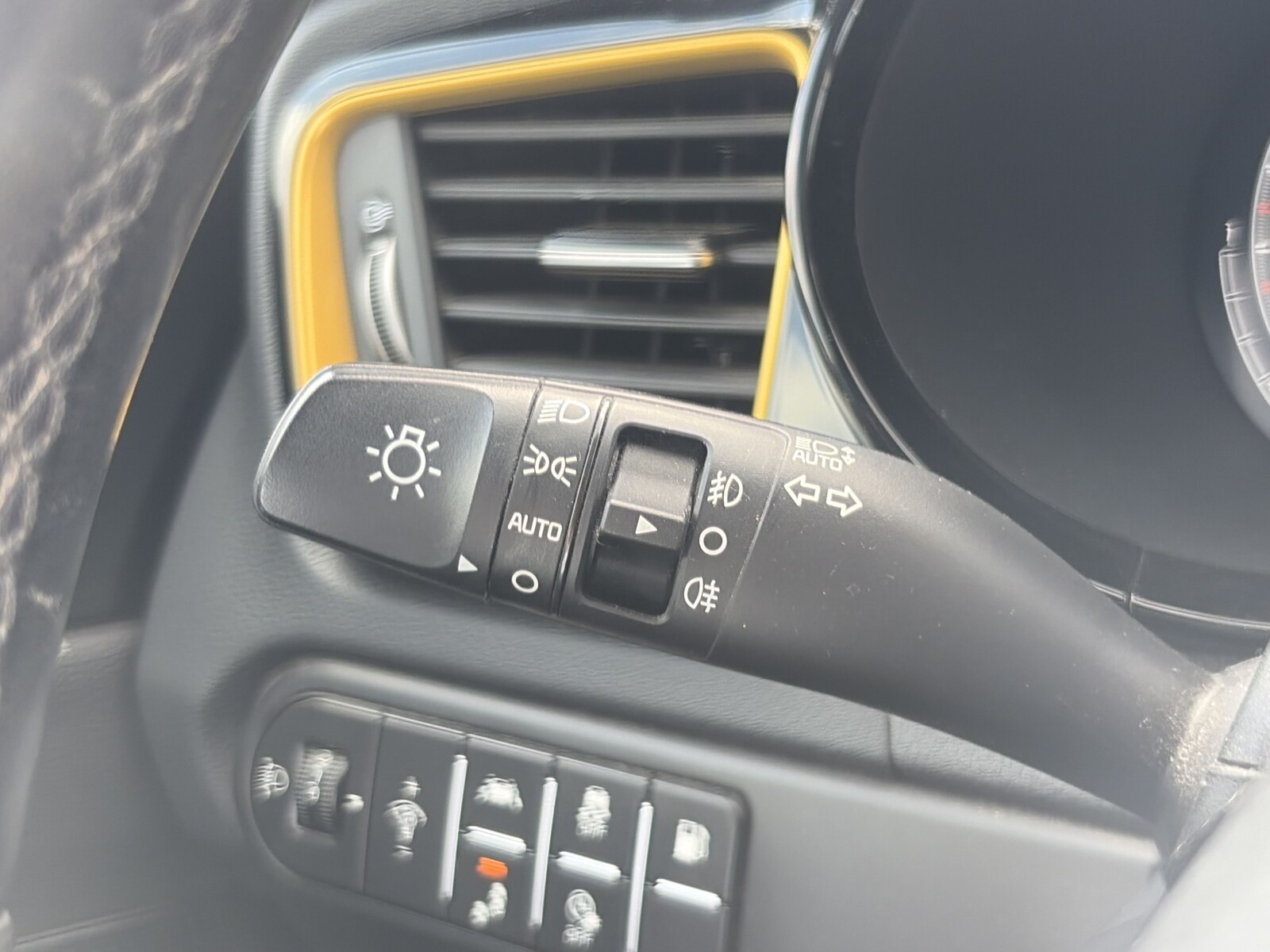 Kia XCeed - zdjęcie 26