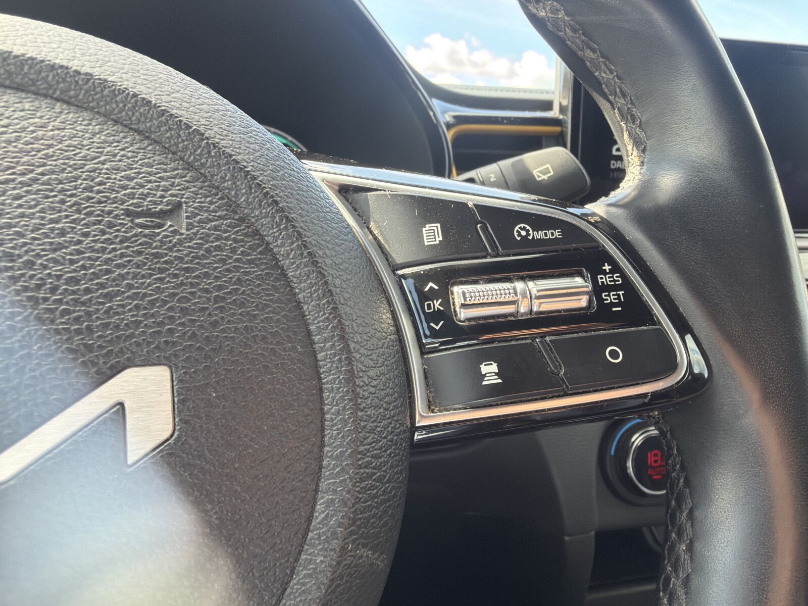 Kia XCeed - zdjęcie 24
