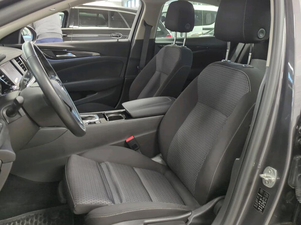 Opel Insignia - zdjęcie 3