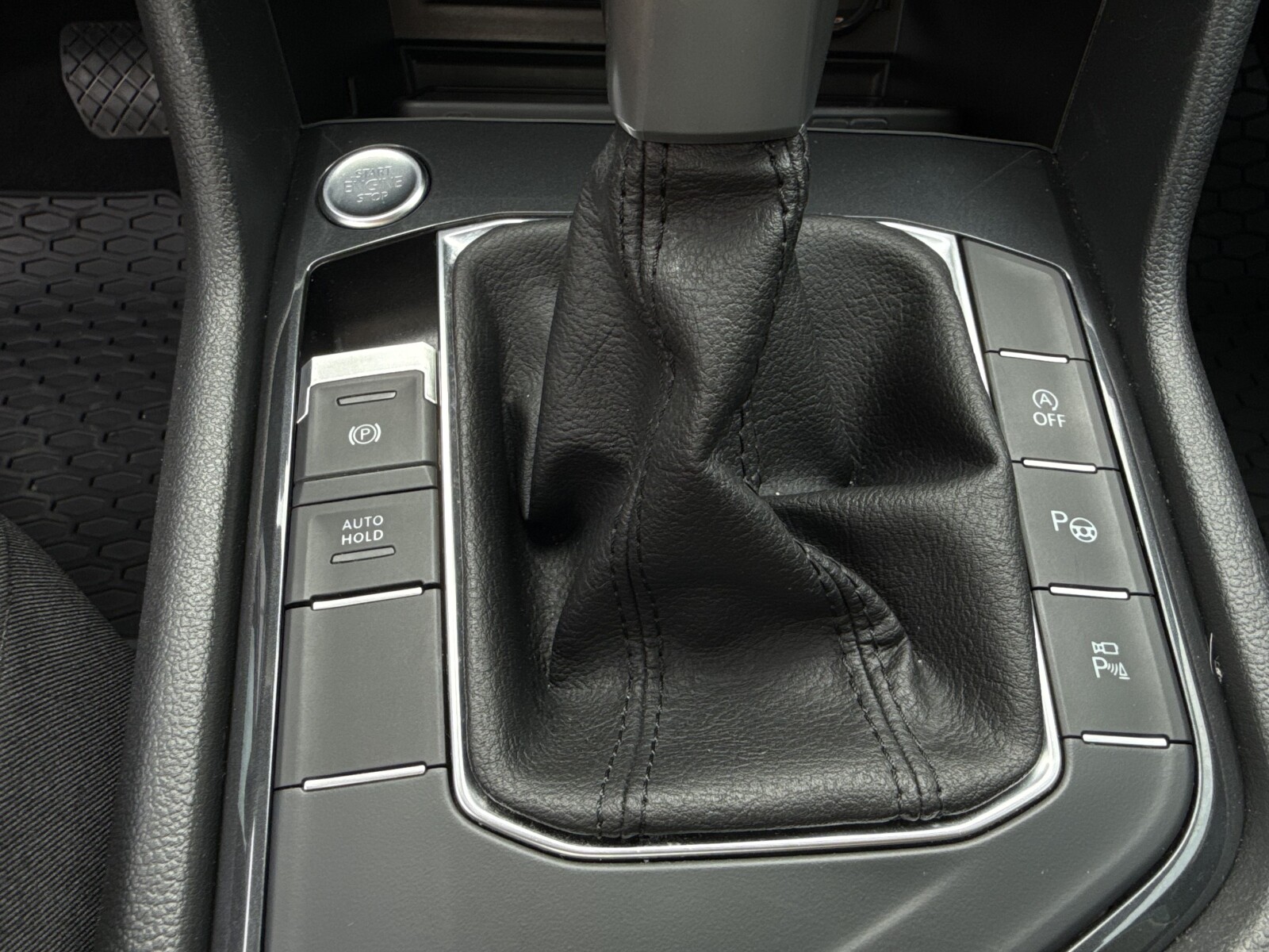Volkswagen Tiguan - zdjęcie 15