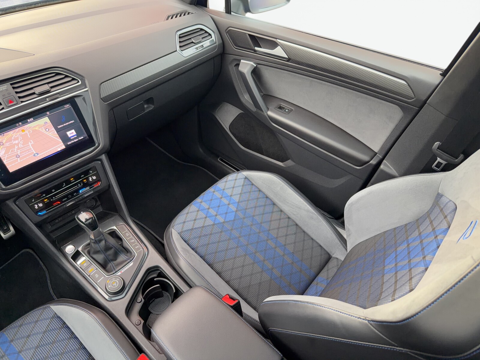 Volkswagen Tiguan - zdjęcie 36