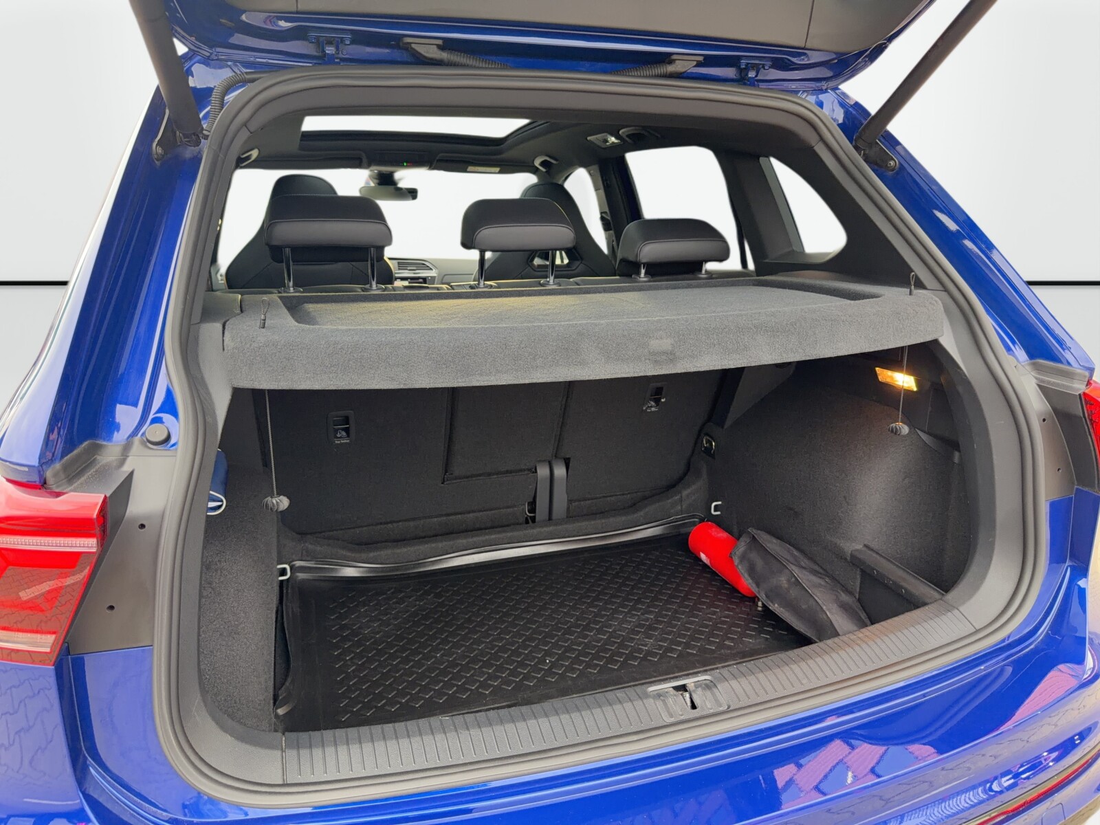 Volkswagen Tiguan - zdjęcie 37