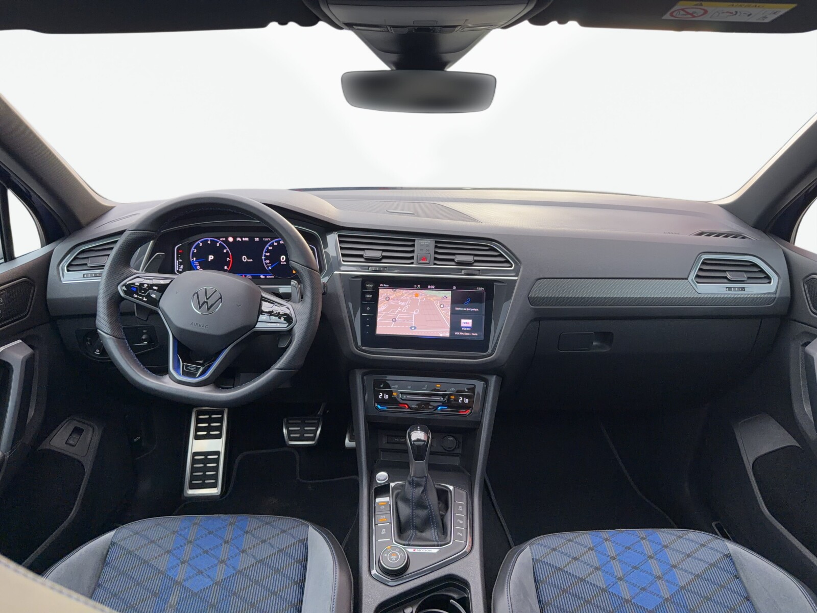 Volkswagen Tiguan - zdjęcie 18