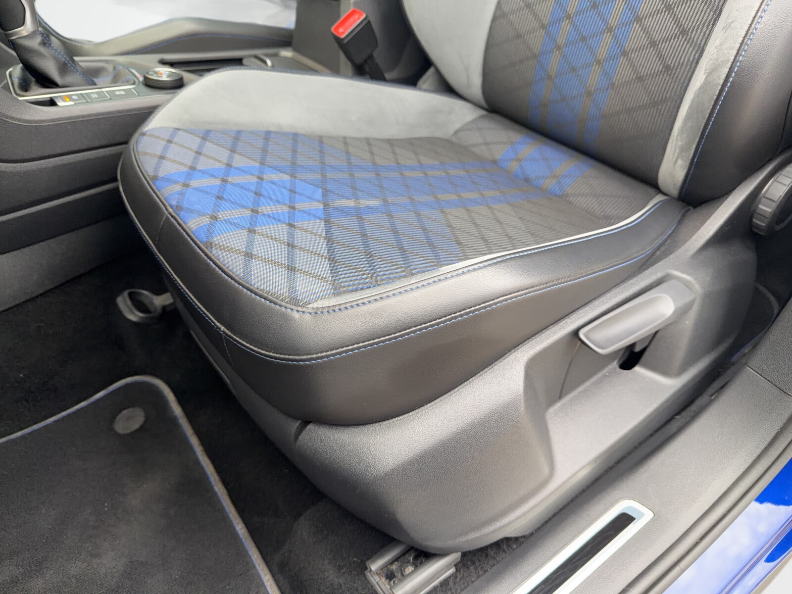 Volkswagen Tiguan - zdjęcie 13