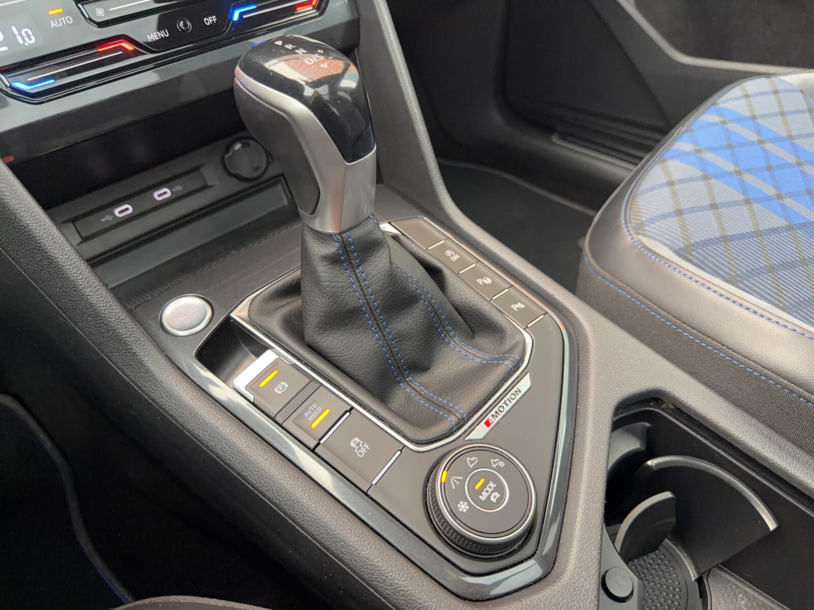Volkswagen Tiguan - zdjęcie 20