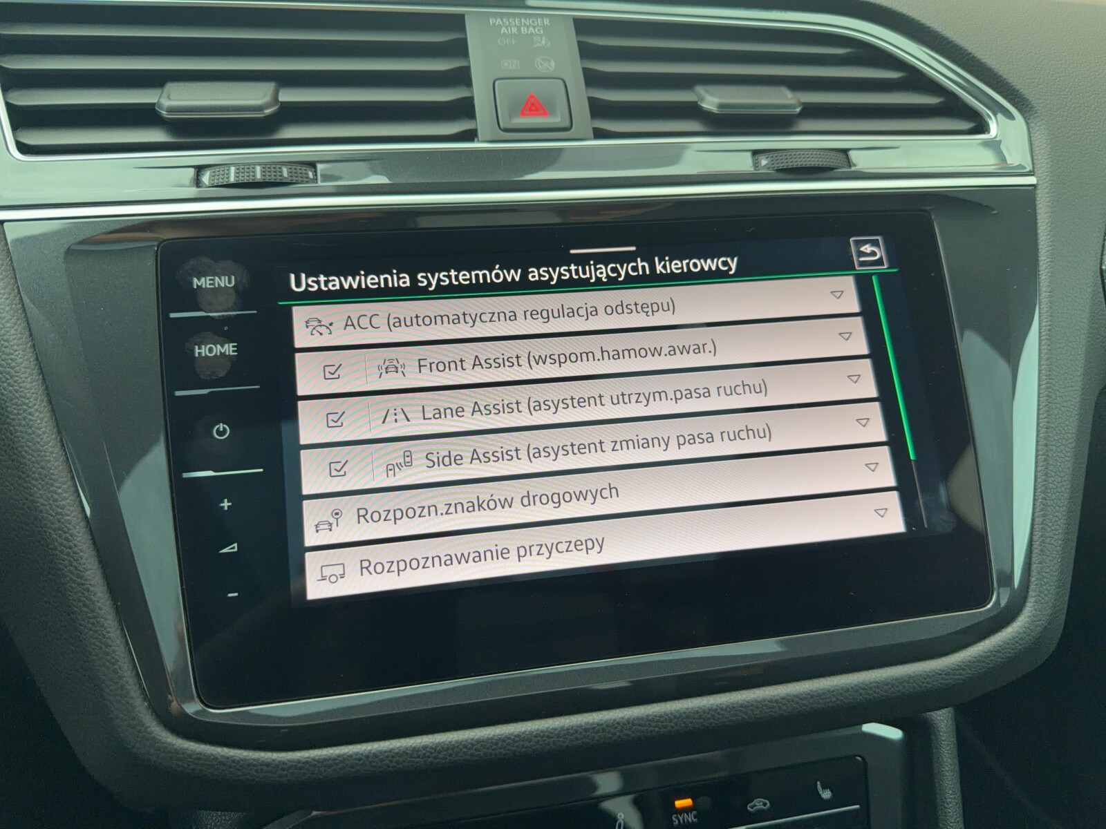 Volkswagen Tiguan - zdjęcie 24