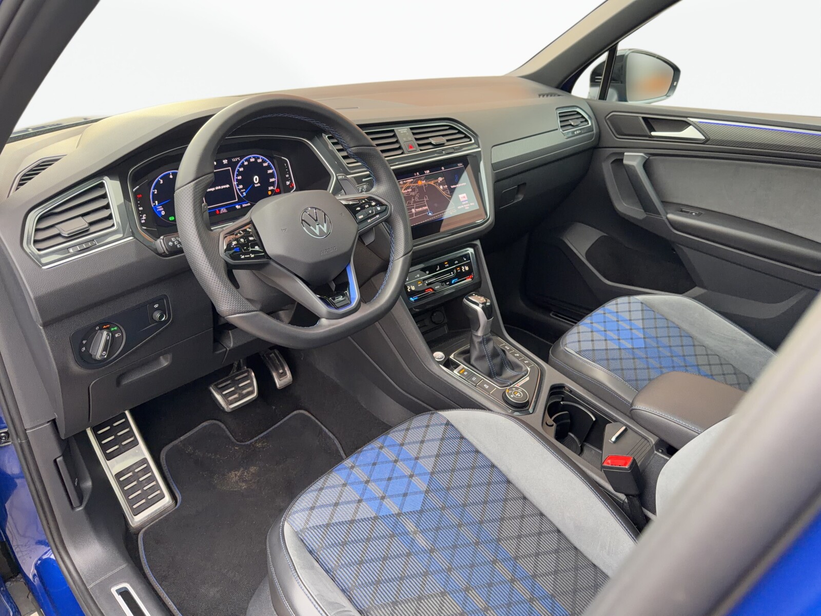 Volkswagen Tiguan - zdjęcie 10