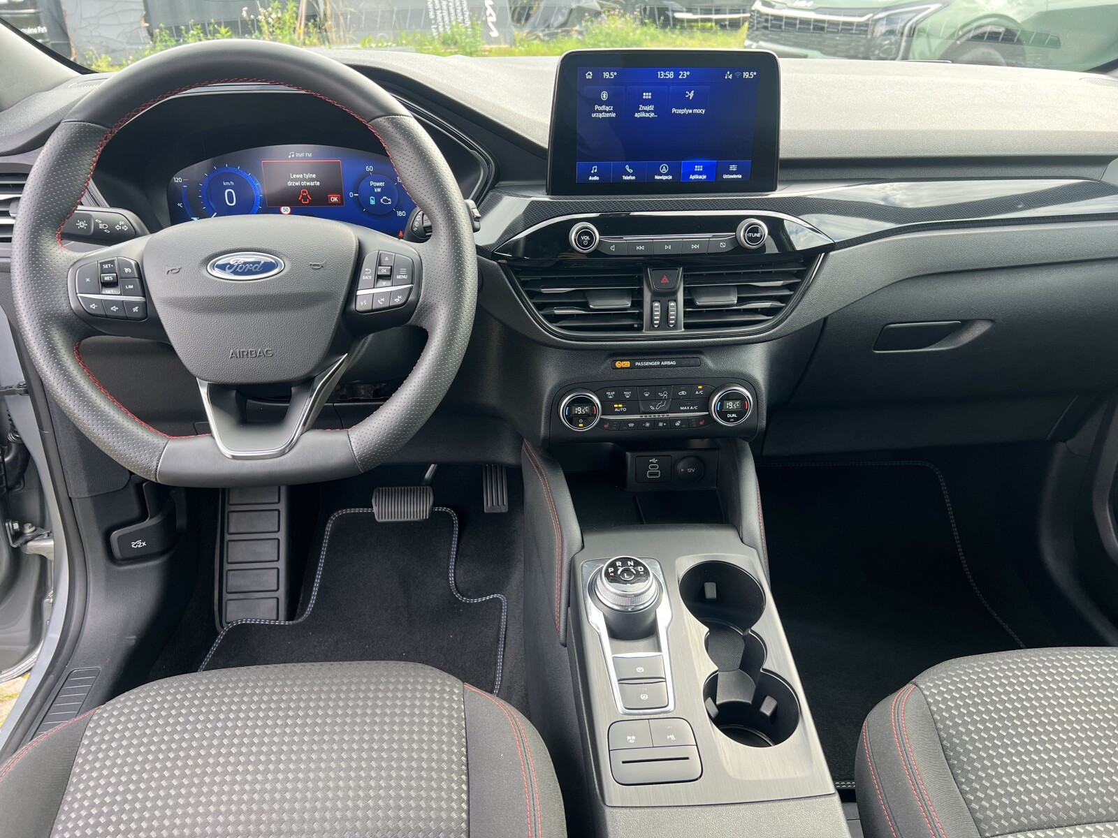 Ford Kuga - zdjęcie 9
