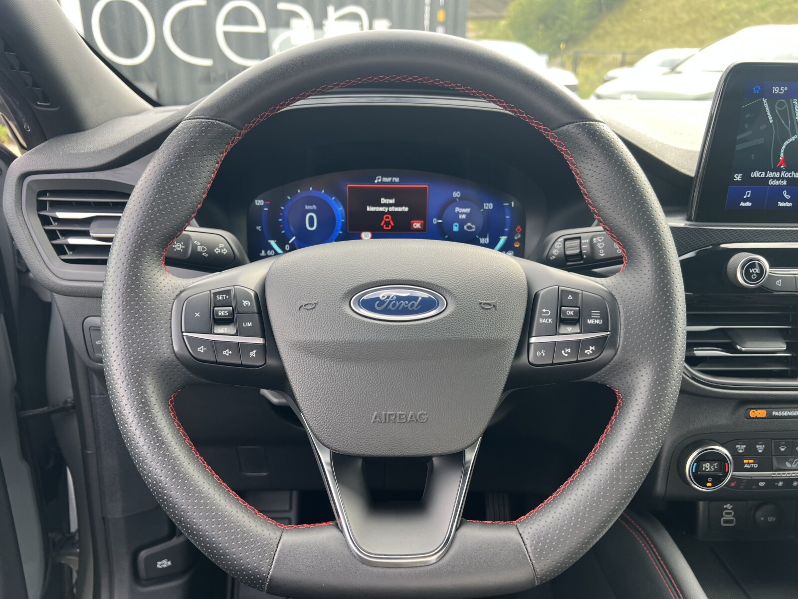 Ford Kuga - zdjęcie 15