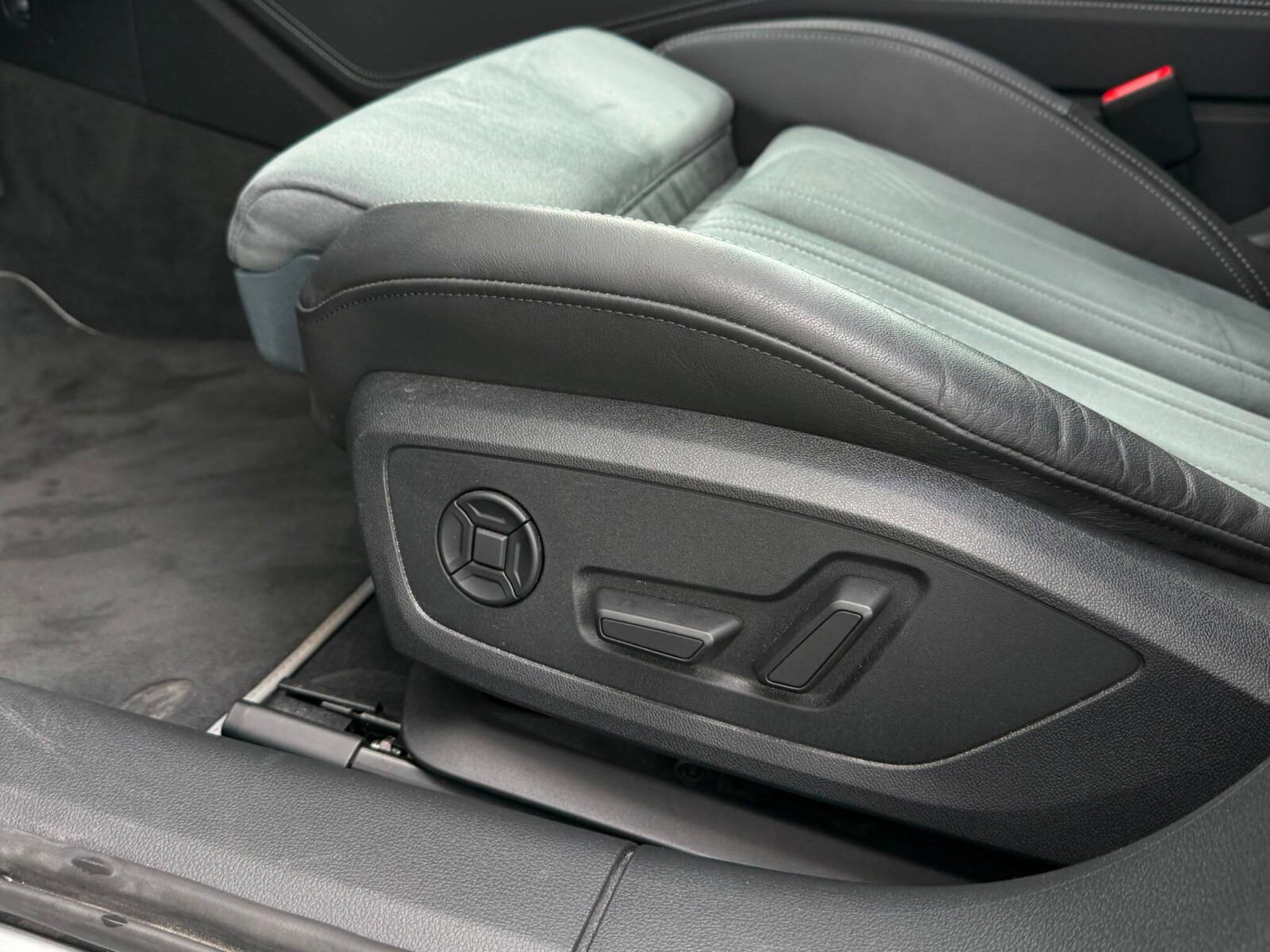 Audi A6 allroad - zdjęcie 29