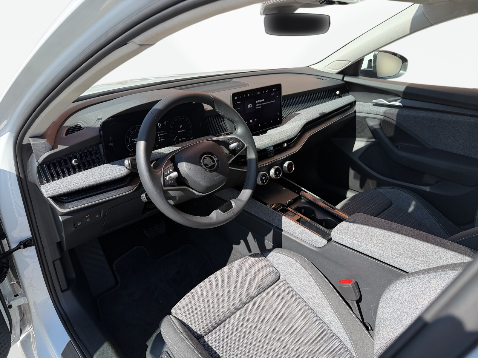 Škoda Superb - zdjęcie 10