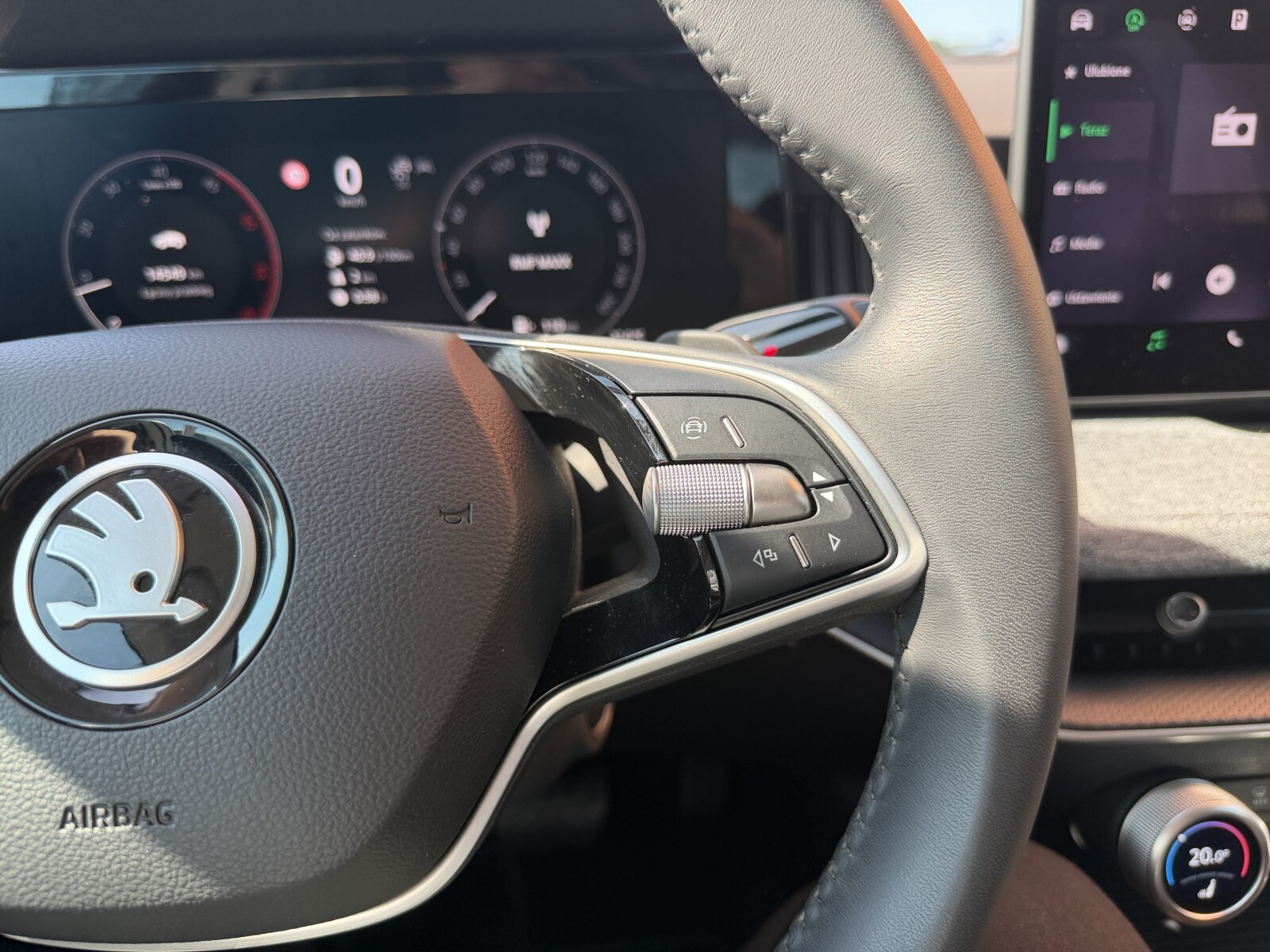 Škoda Superb - zdjęcie 18