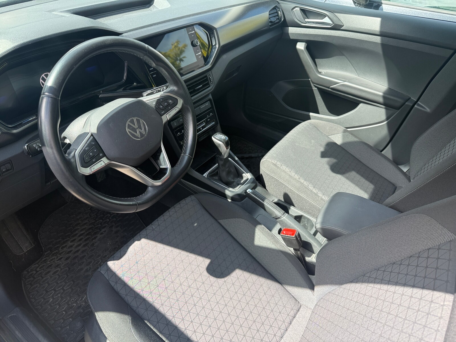 Volkswagen T-Cross - zdjęcie 2