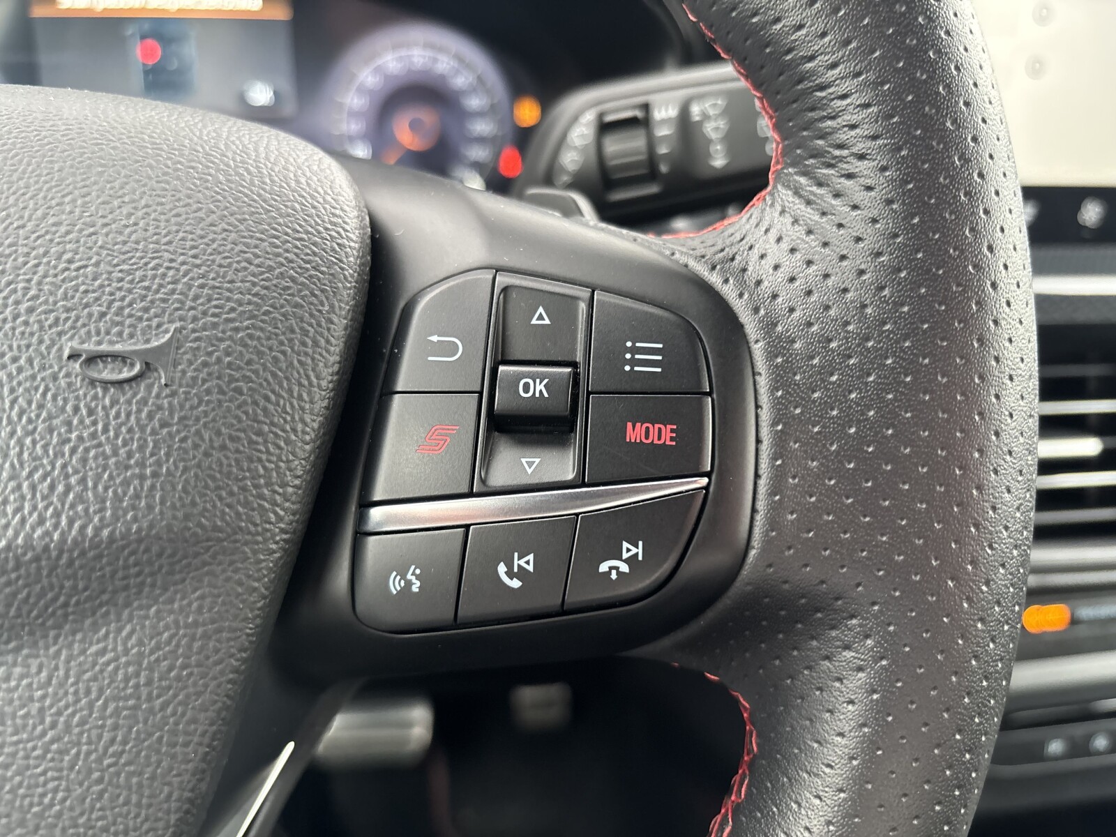 Ford Focus - zdjęcie 27