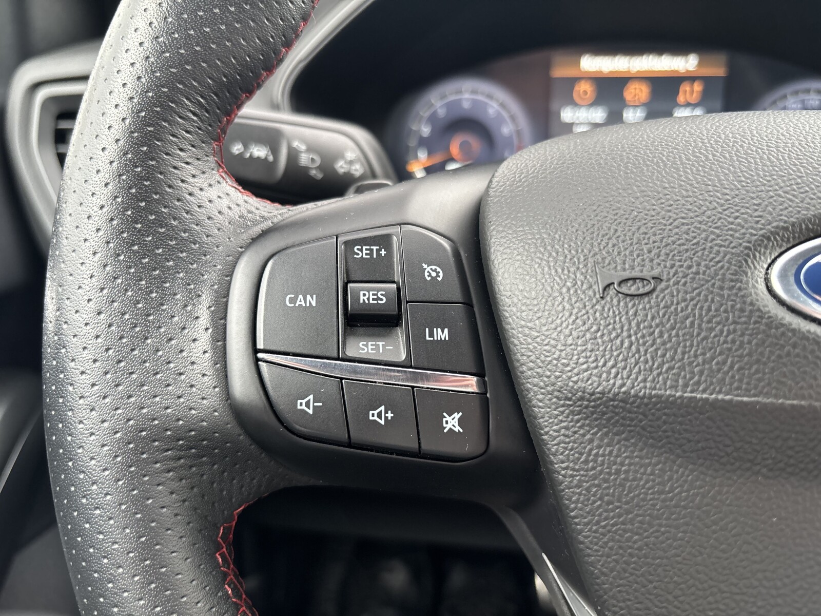 Ford Focus - zdjęcie 28