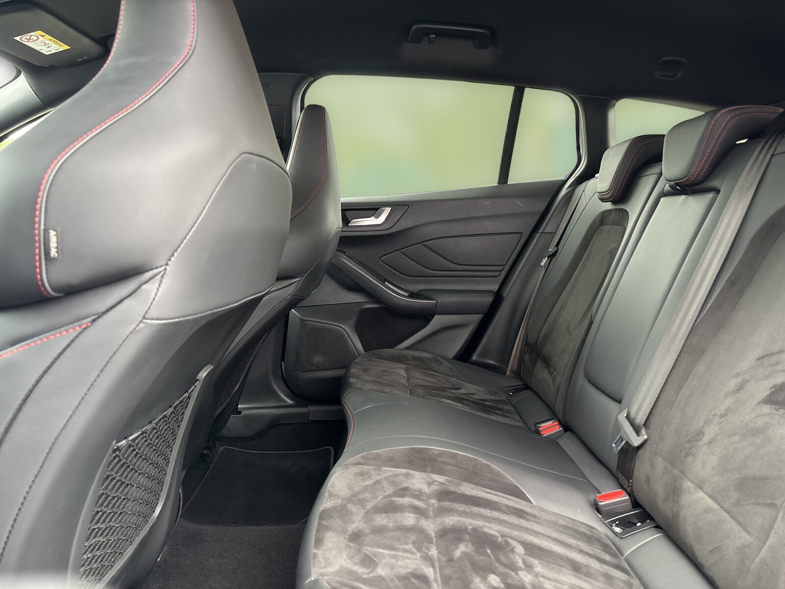 Ford Focus - zdjęcie 13