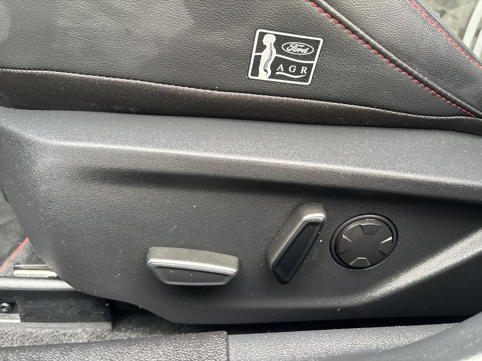 Ford Focus - zdjęcie 11