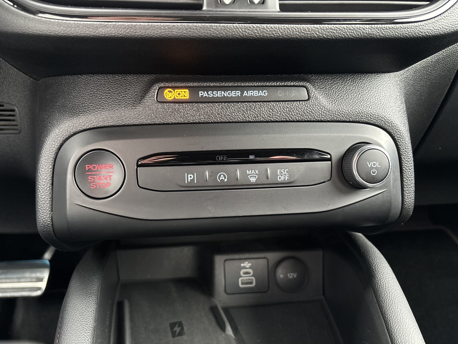 Ford Focus - zdjęcie 25