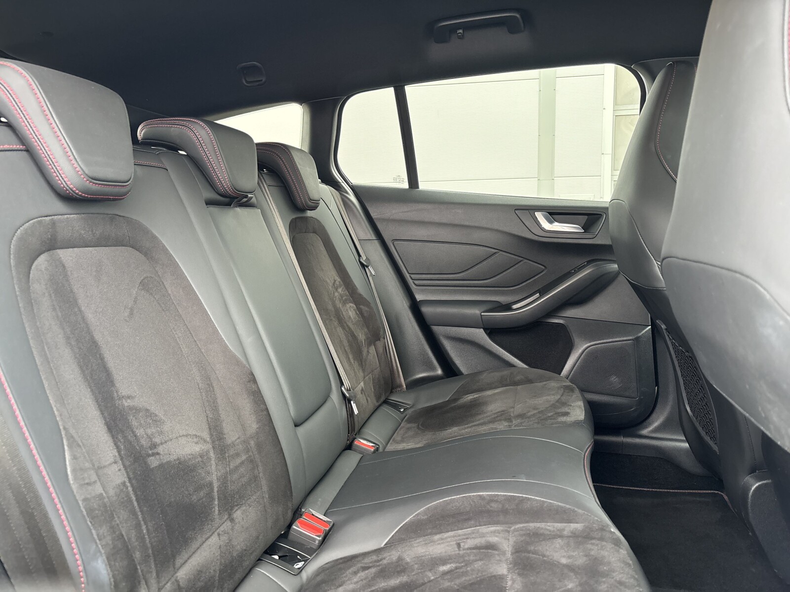 Ford Focus - zdjęcie 18