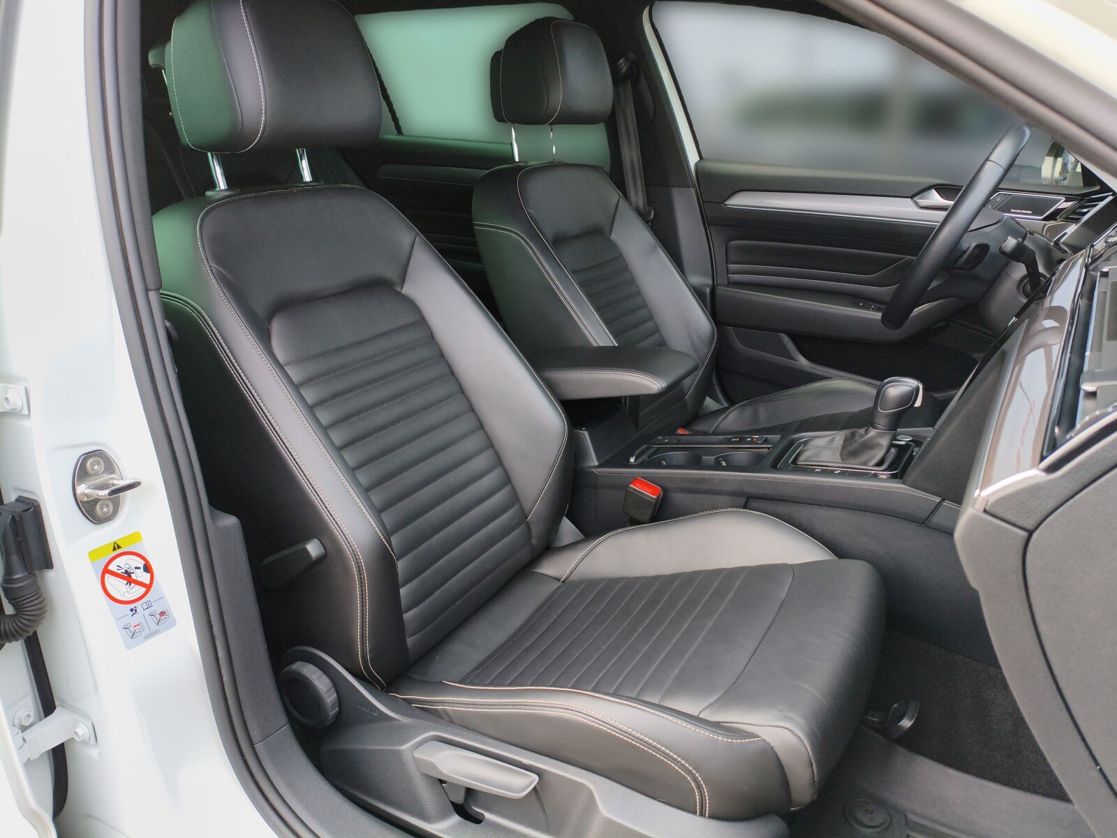 Volkswagen Passat Alltrack - zdjęcie 10