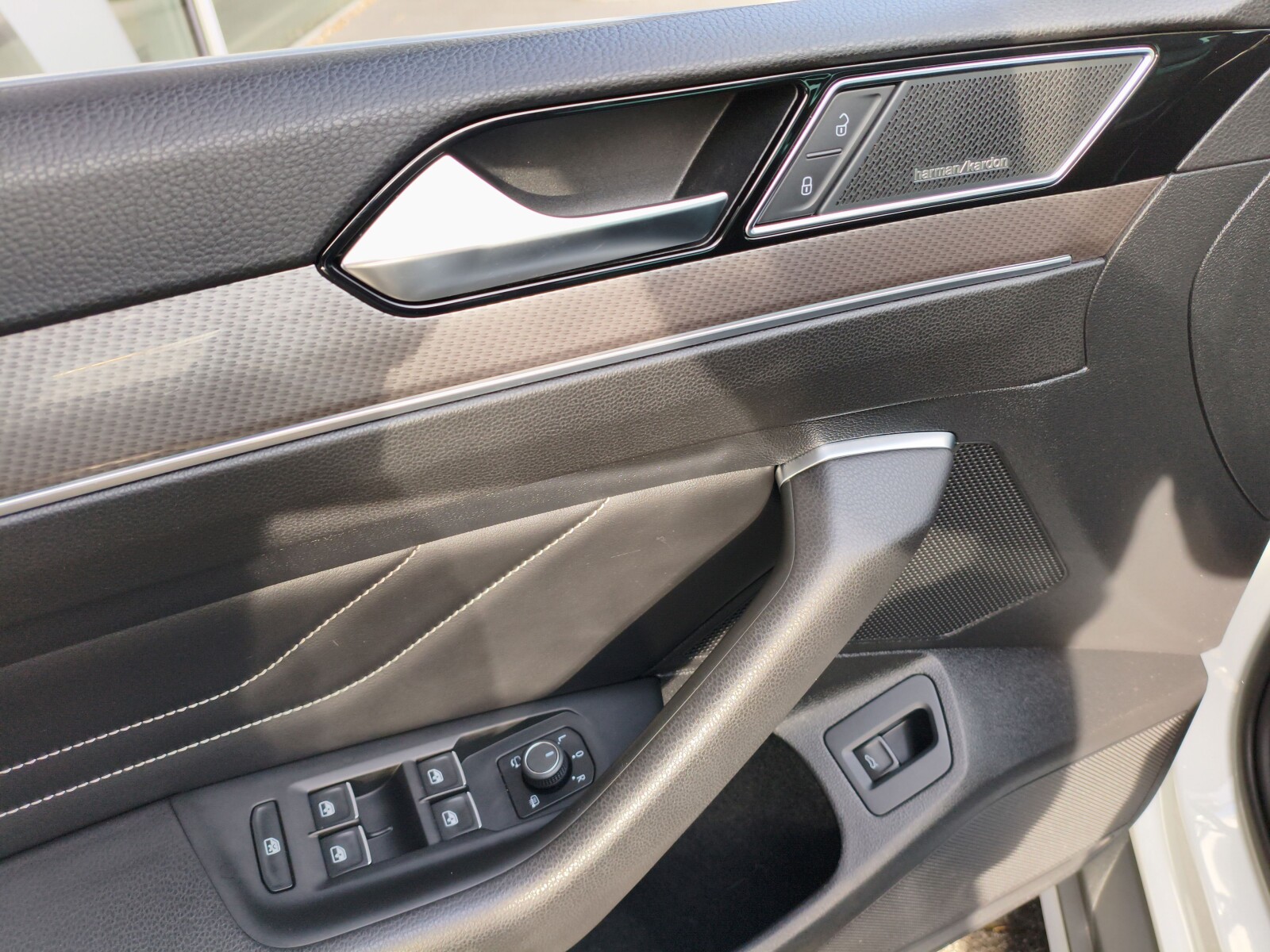 Volkswagen Passat Alltrack - zdjęcie 23
